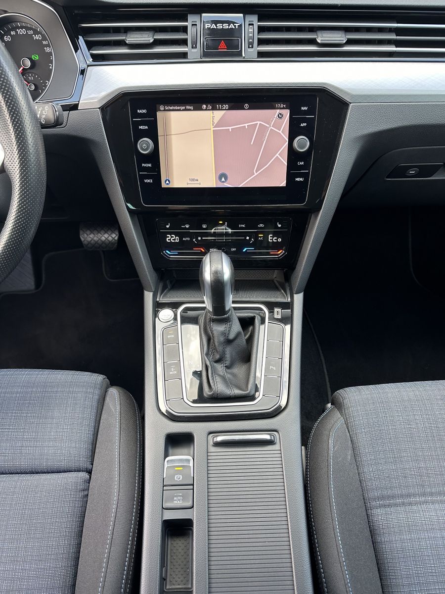 Fahrzeugabbildung Volkswagen Passat Variant 1.4 TSI GTE NAV+LED+AHK+KAMERA+PP