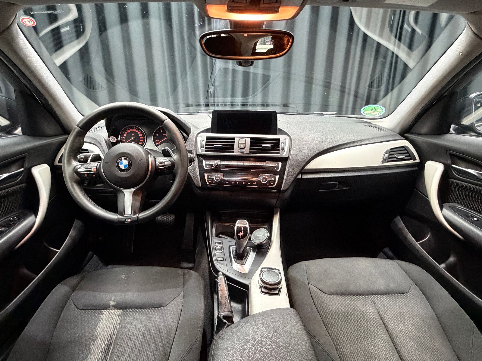 Fahrzeugabbildung BMW 120d xDrive Advantage|AUTOMATIK|HIFI|PDC|PANO|NA