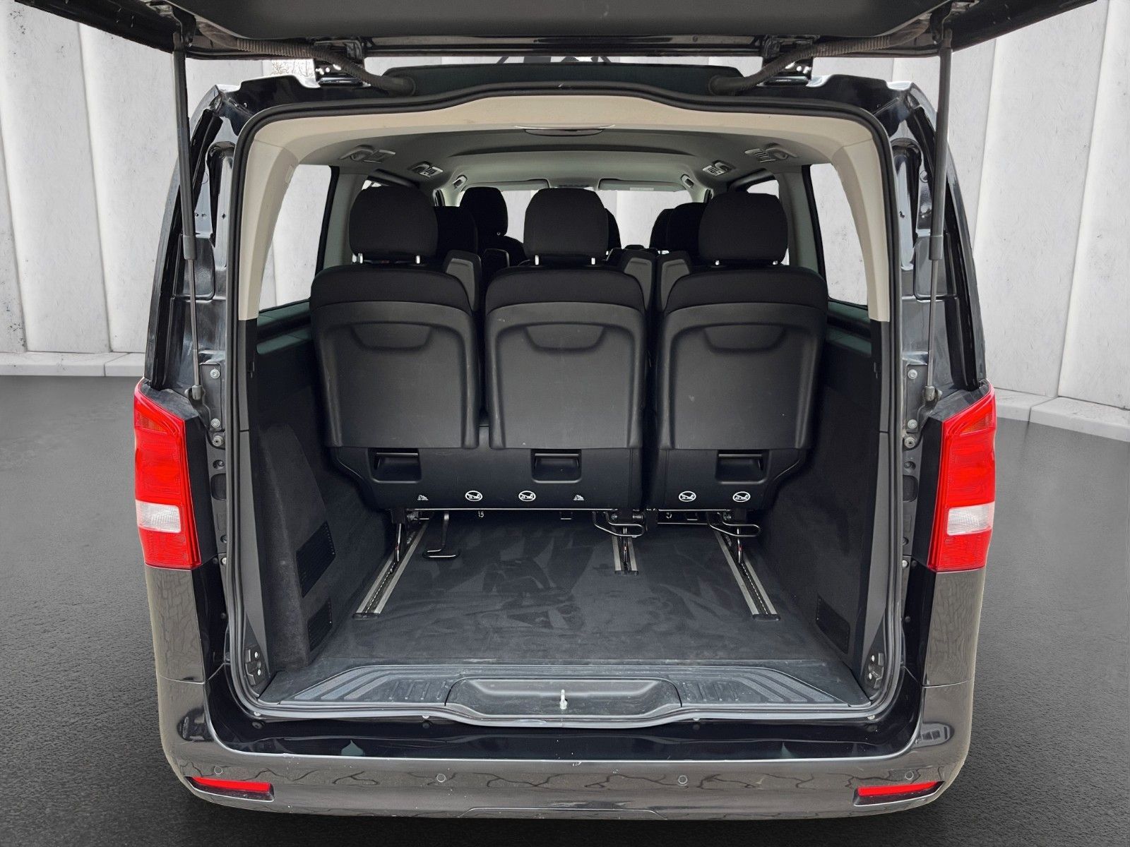 Fahrzeugabbildung Mercedes-Benz Vito 116 Tourer*9G-Automatik*PDC*Temp*9-Sitzer*