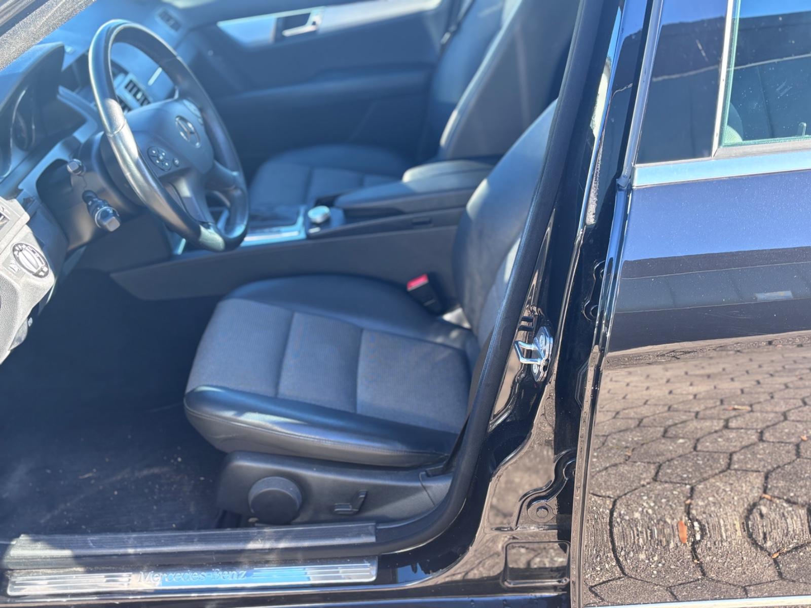 Mercedes-Benz C200 2009 — photo 7