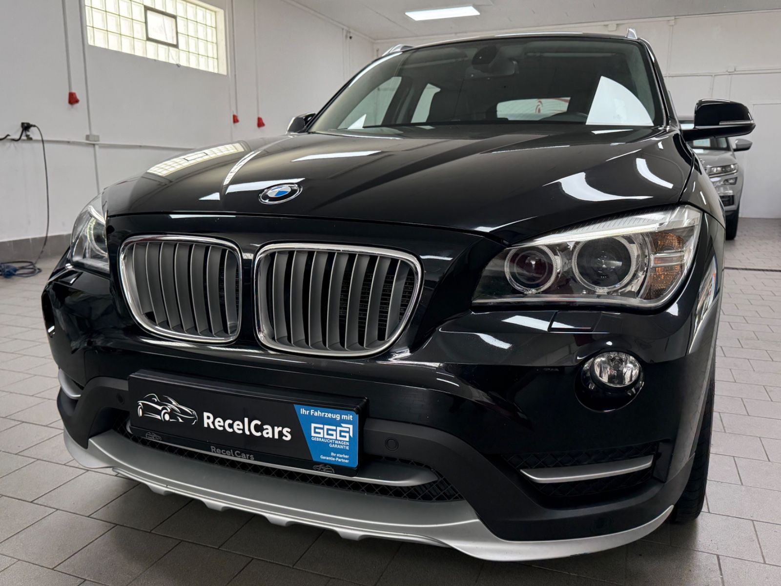 BMW X1 18d xDrive*NAVI*LEDER*XENON*AHK*SHZ*8-FACH*
