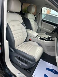 Volkswagen Touareg - 9