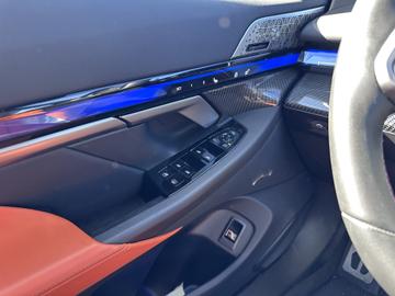 2025 BMW M5 — миниатюра 20