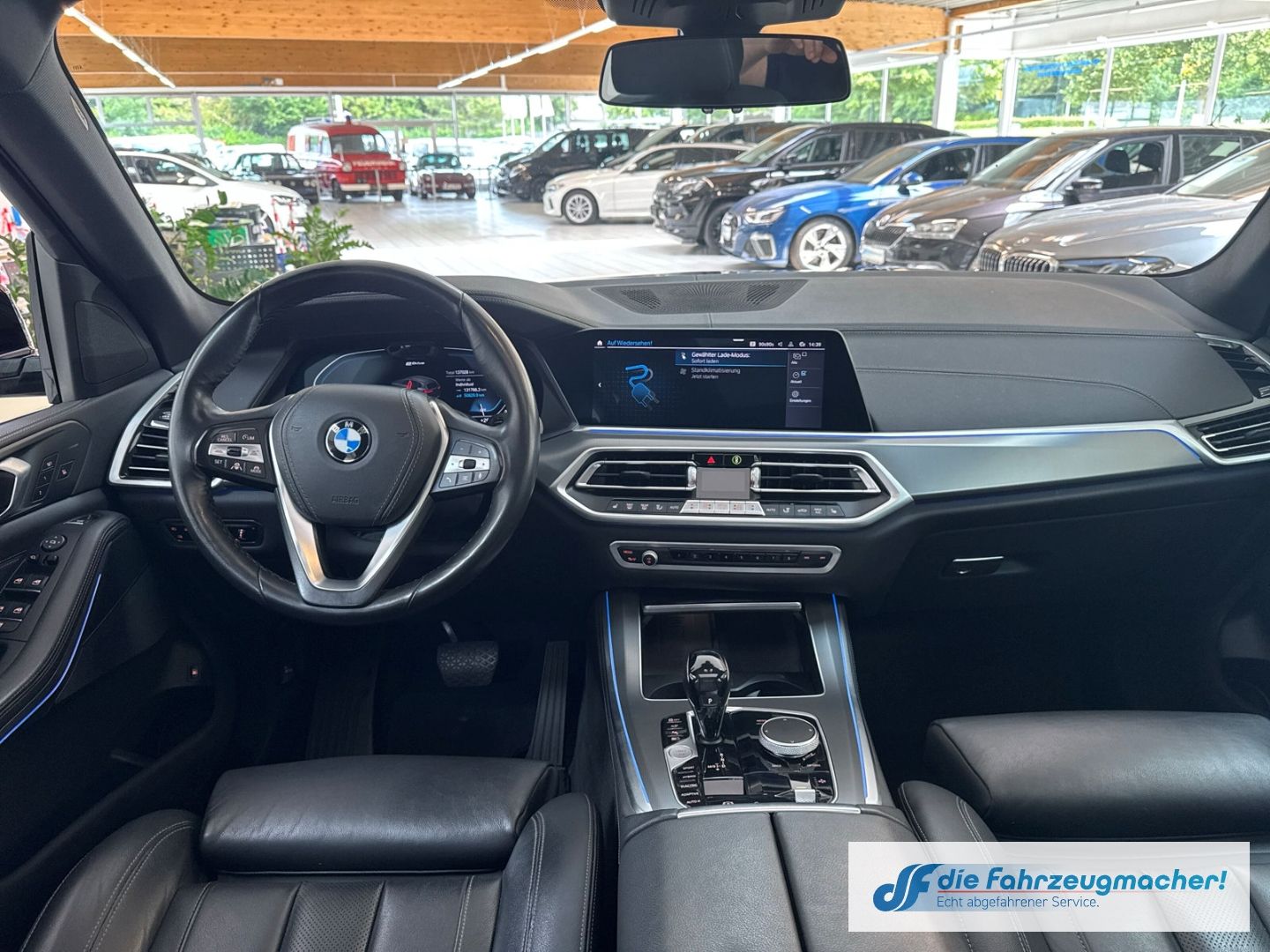 Fahrzeugabbildung BMW X5 xDrive 45 e xLine Park-Assistent Luftfederung