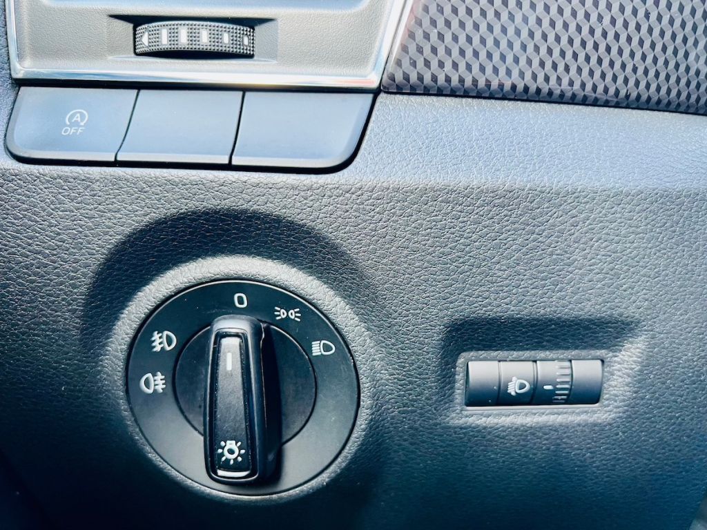 Fahrzeugabbildung SKODA Fabia 1.2 TSI Monte Carlo PANO KLIMAAUT SHZ