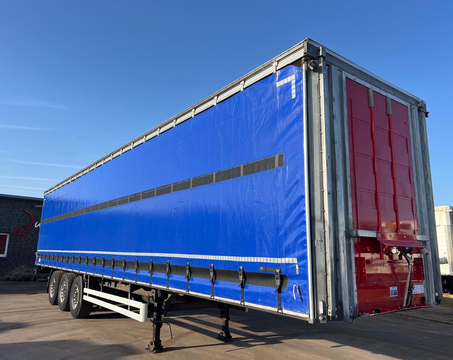 Schmitz Cargobull Ladeburg /Chicken/Hühner/Hubdach /Lift/SAF