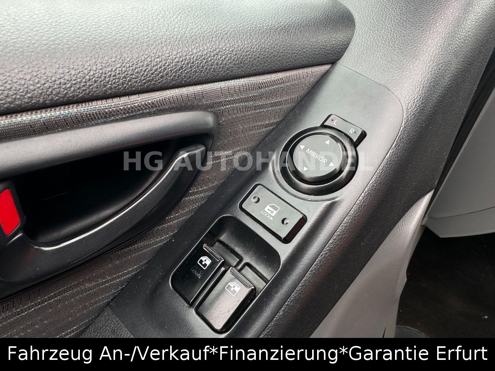 Hyundai H-1 Kasten 8-fach bereift