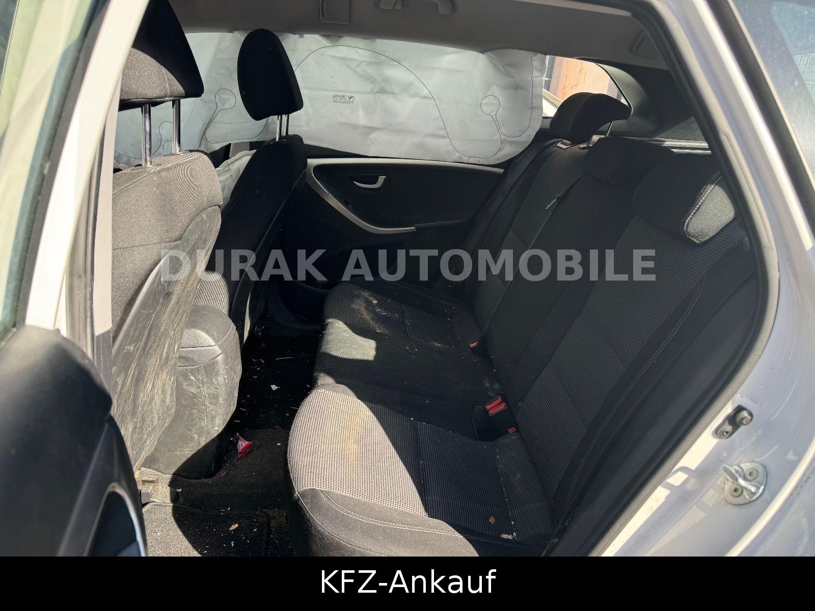 Hyundai i30 2014 — photo 13