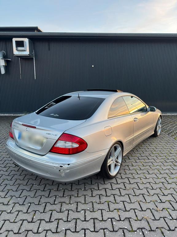 Mercedes-Benz CLK 320