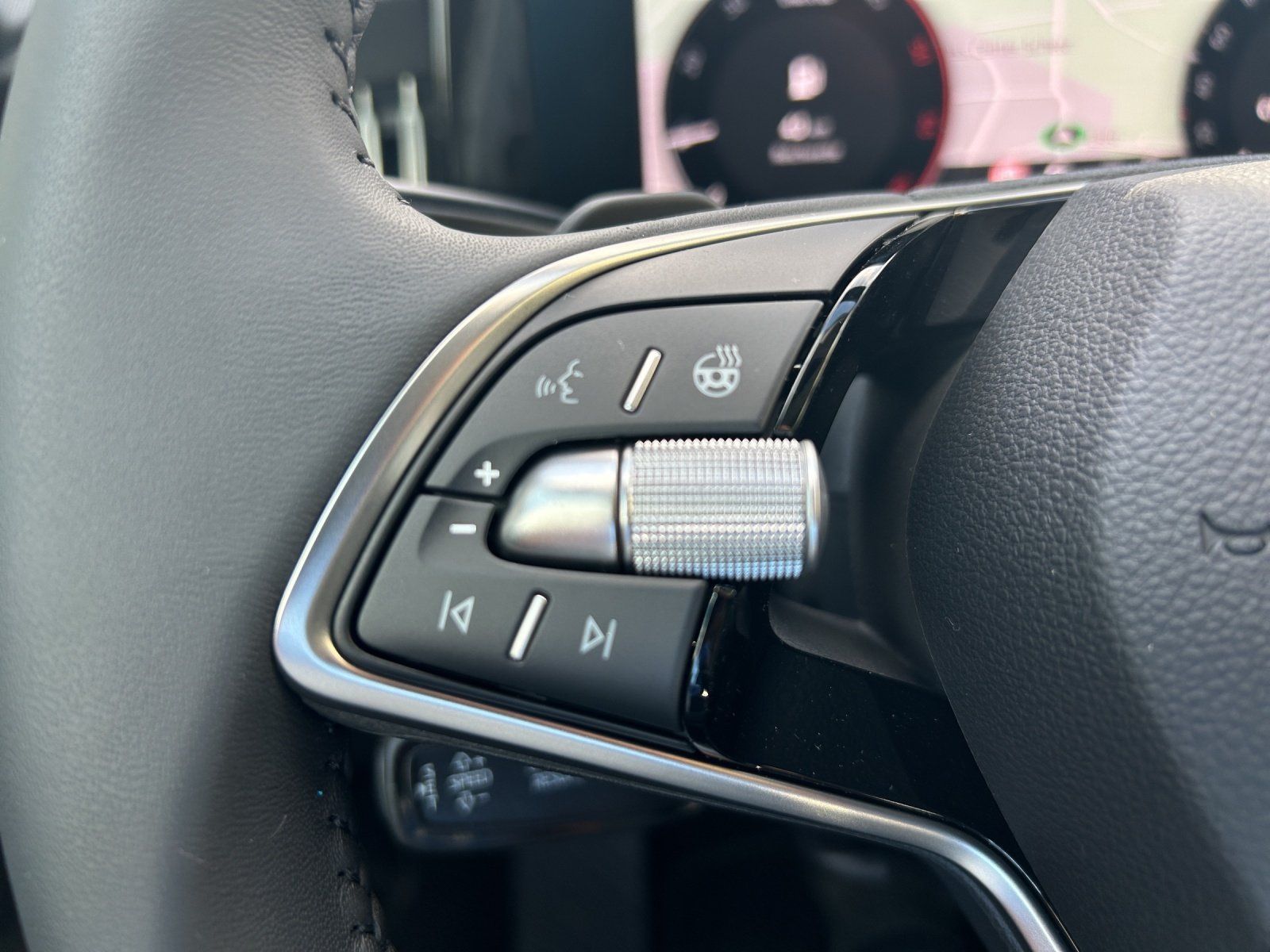 Fahrzeugabbildung SKODA Superb Selection 2,0 TDI 110 kW DSG