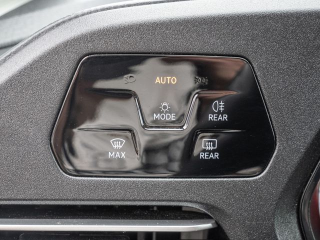 Caddy 2.0 TDI Dark Label PDC SHZ NAVI AHK PANO