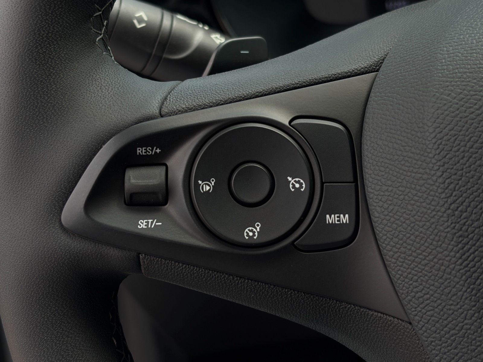Fahrzeugabbildung Opel Corsa F 1.2 DIT S&S Elegance Autom PDC CarPlay