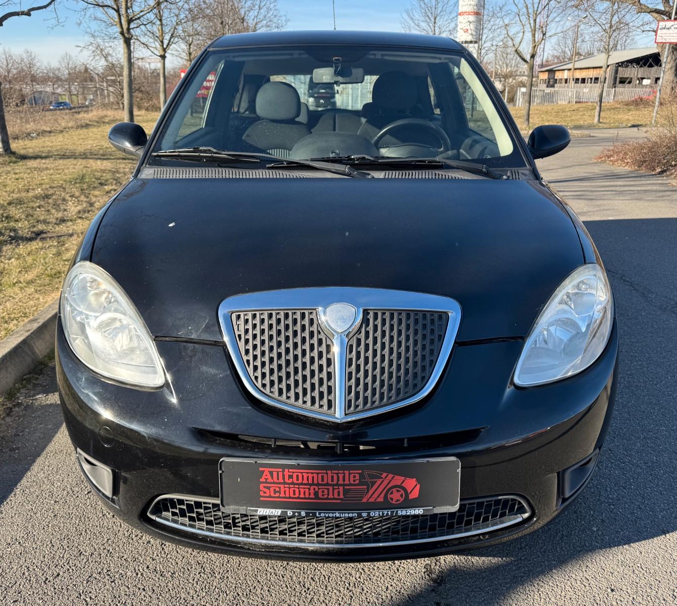 Lancia Ypsilon 1.4 8V Oro TÜV NEU