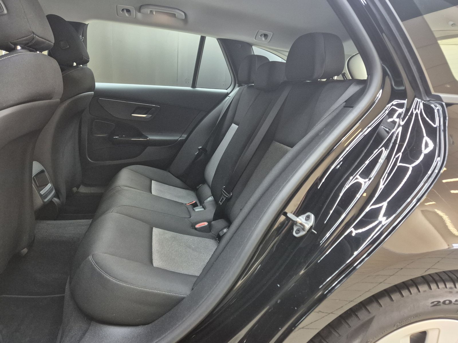 Fahrzeugabbildung Mercedes-Benz C 180 T CGI 9G NAVI+LED+SHZ+KAMERA+TEMP+DAB+LM