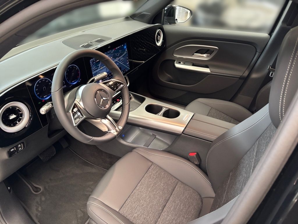 Fahrzeugabbildung Mercedes-Benz GLB 200 +AHK+