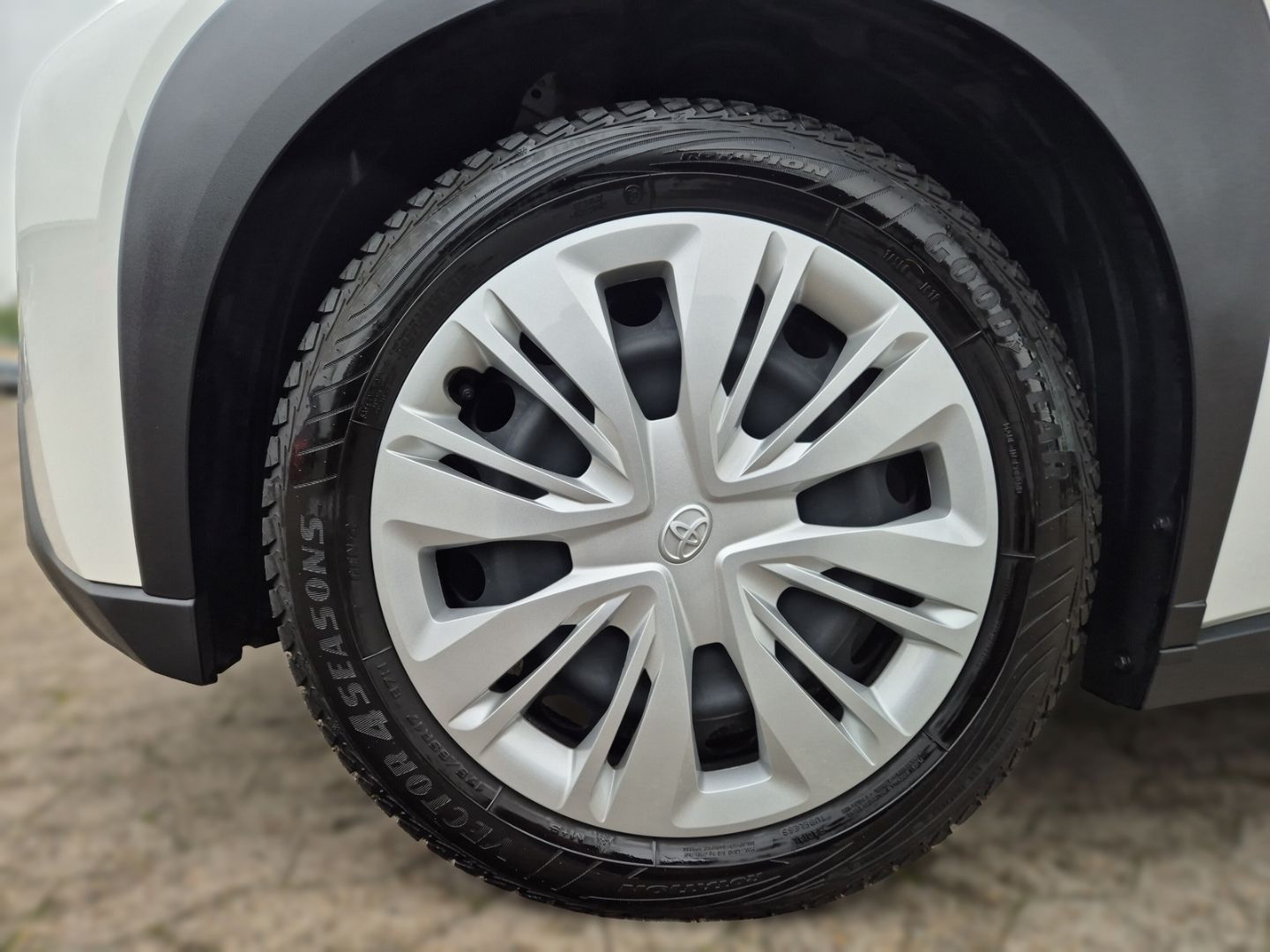 Fahrzeugabbildung Toyota Aygo X AYGO 1,0 Play Apple CarPlay Android Auto