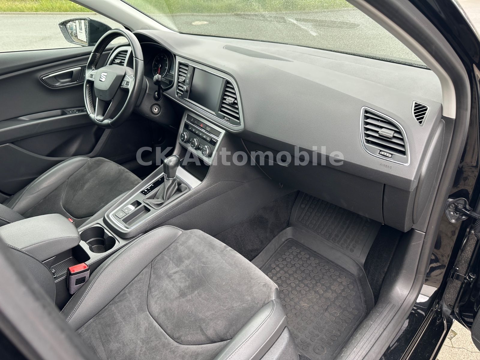 Fahrzeugabbildung SEAT Leon ST Style Automatik/Navi/Pano/Klimaa/LED/AHK