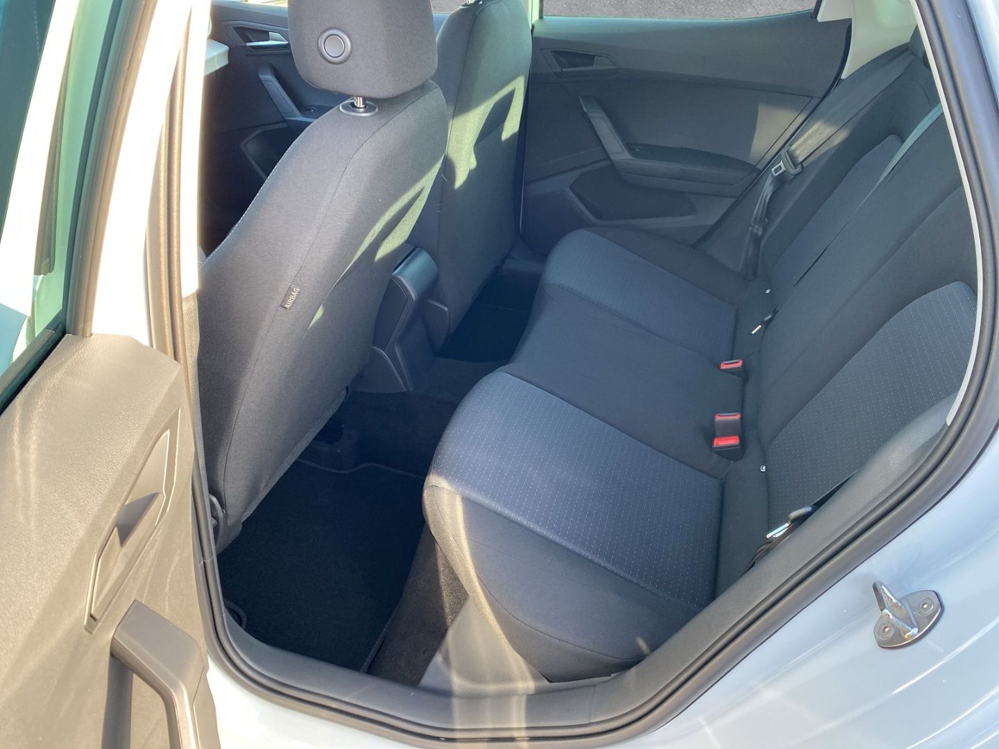 Fahrzeugabbildung SEAT Ibiza Style Road Ed. *SHZ*NAVI*PDC*CAM*Full-Link