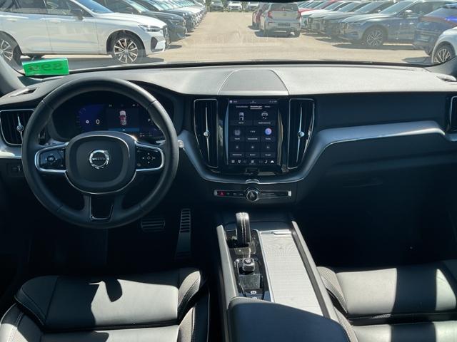 Volvo XC60 T6 R Design Plug-In AWD ACC HUD PANO 360°
