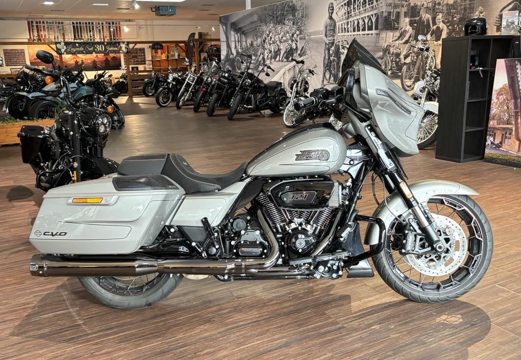 Harley-Davidson Street Glide CVO 