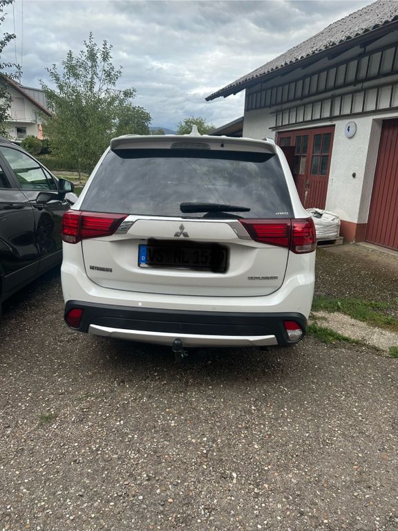 Image of Mitsubishi Outlander