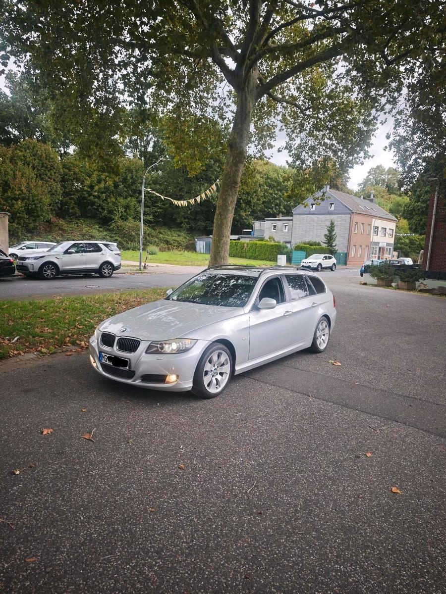 BMW 330 2009 — photo 5