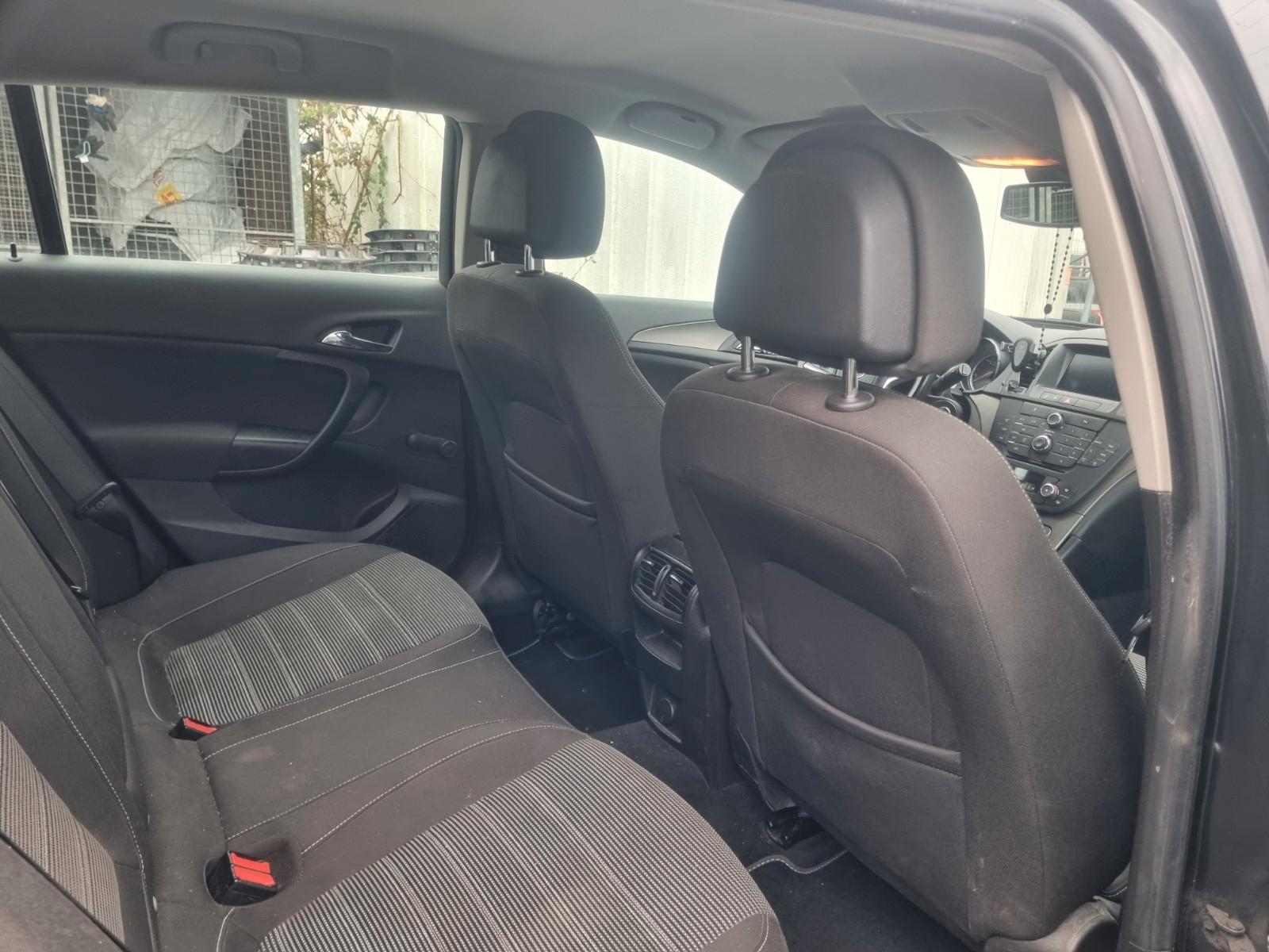 Opel Insignia 2010 — photo 13