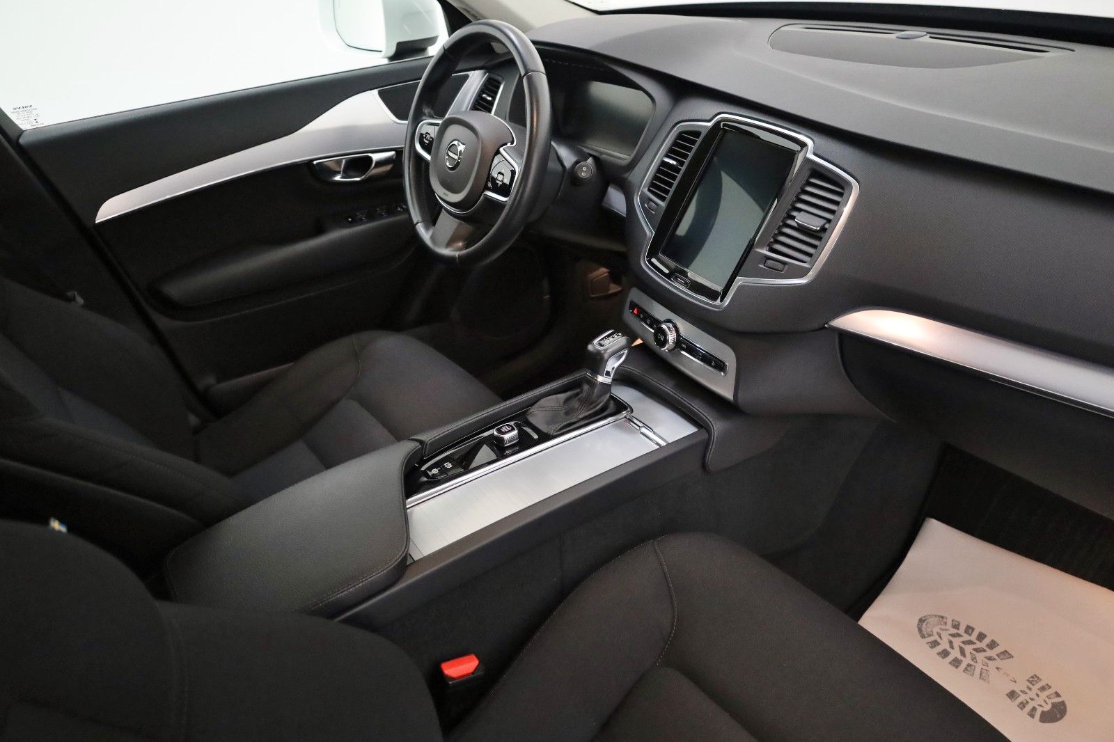 Fahrzeugabbildung Volvo XC90 Momentum AWD, Kamera, Navi, LED