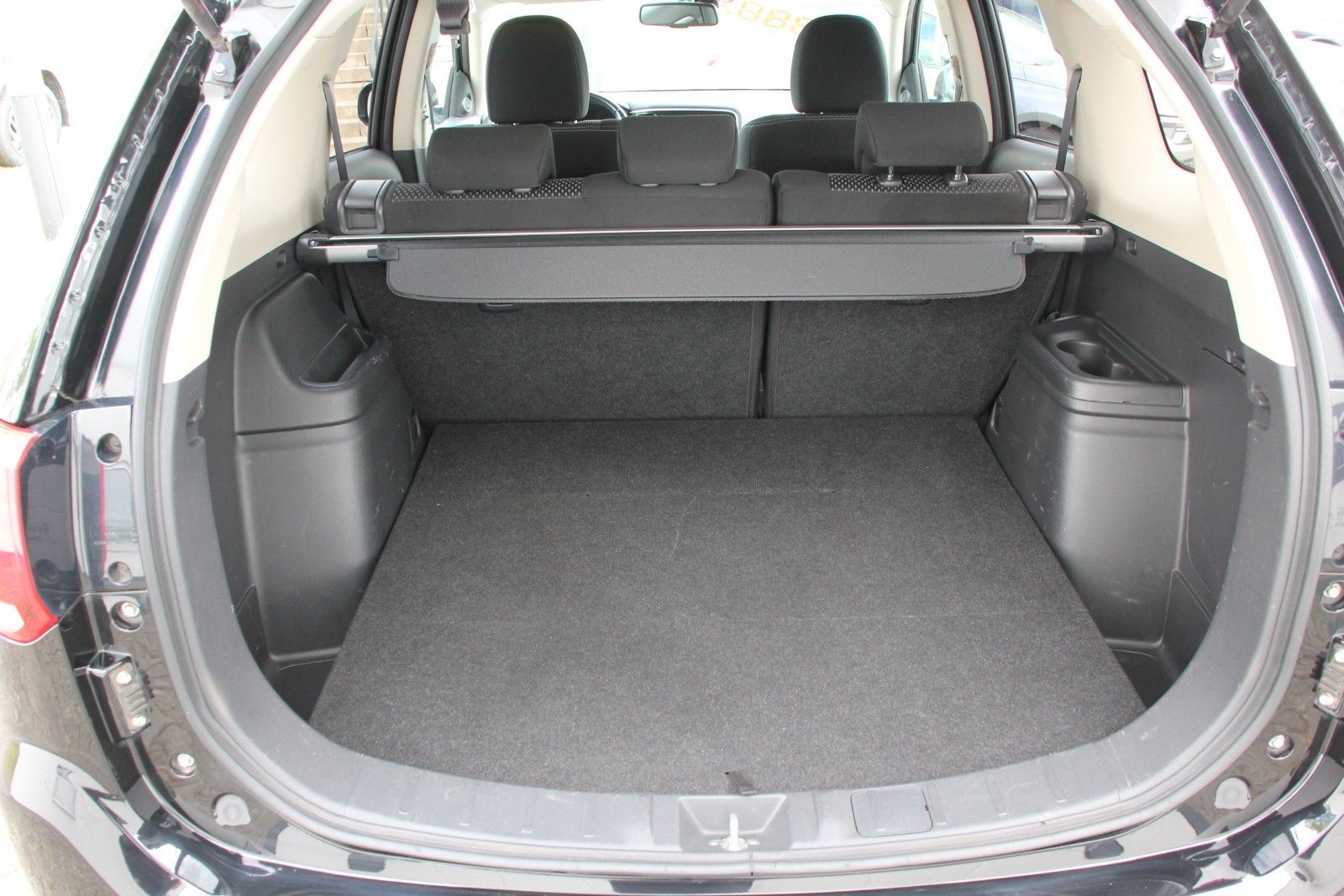 Fahrzeugabbildung Mitsubishi Outlander SUV-Star 2WD
