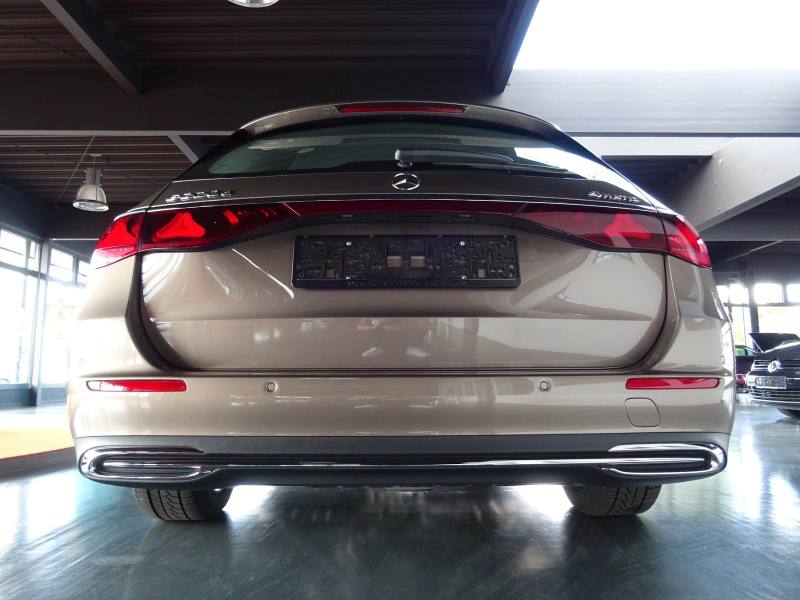 Mercedes-Benz E 220 d T 4Matic / Rollstuhl-Komplett Umbau