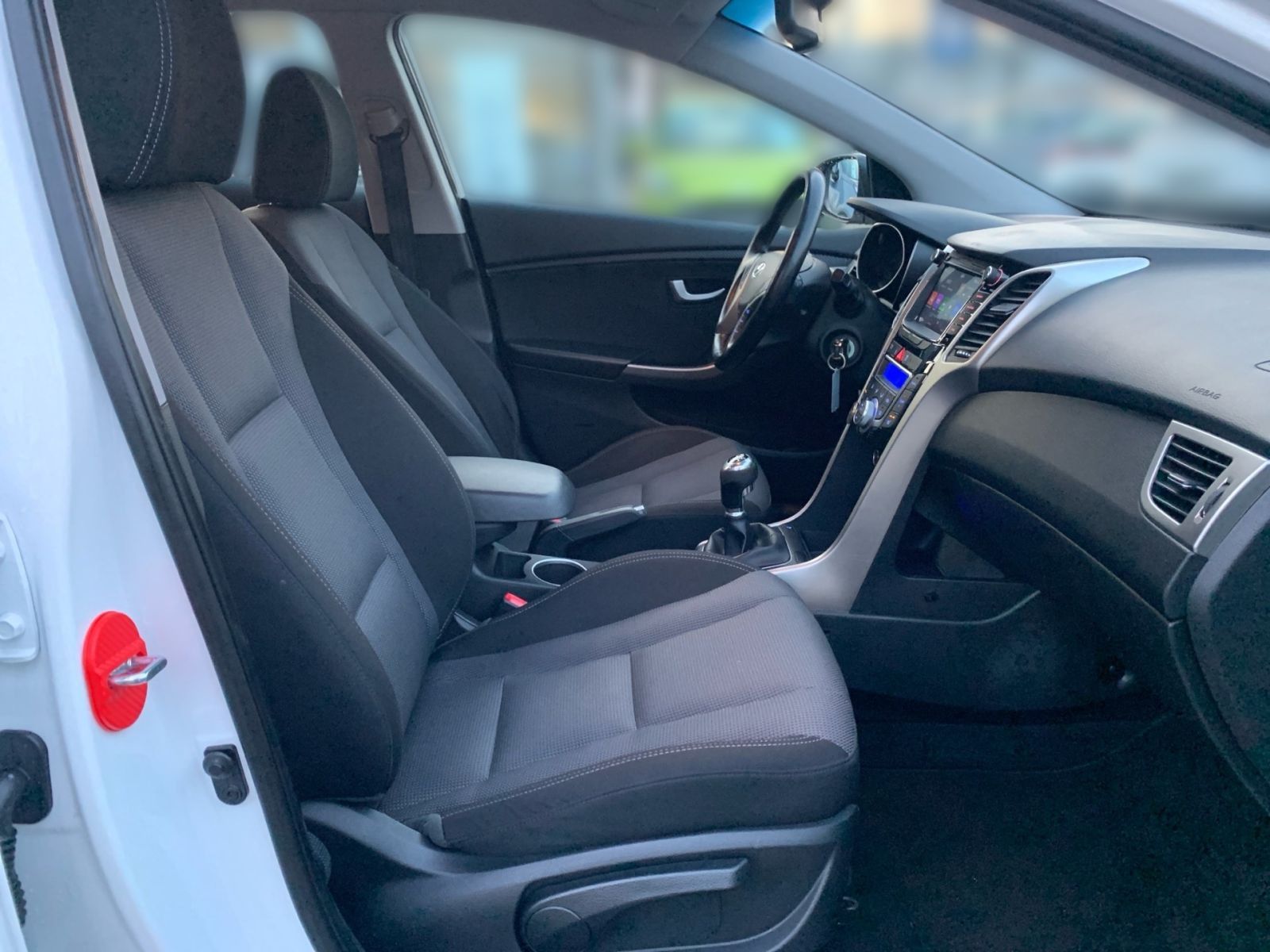 Fahrzeugabbildung Hyundai i30 cw Trend Sitzheizung Einparkhilfe