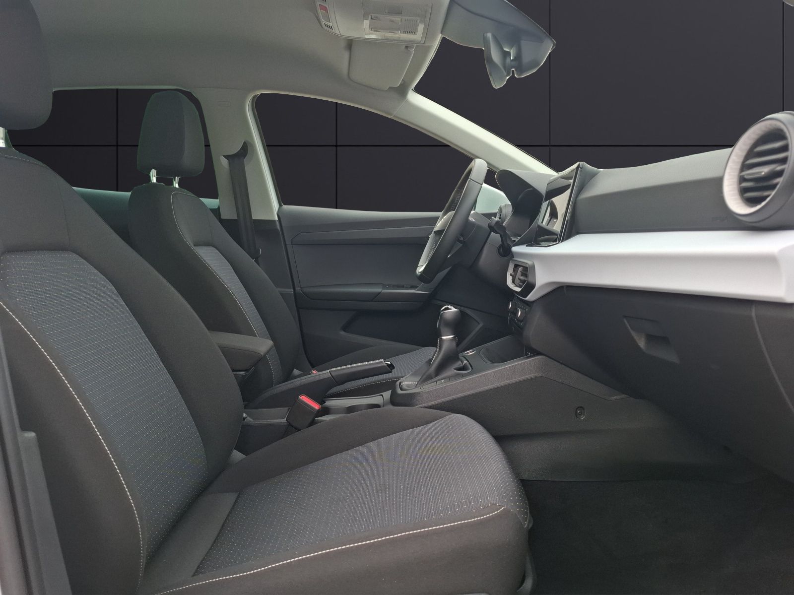 Fahrzeugabbildung SEAT Ibiza TSI Style LED Navi ACC VC RFK SH LM