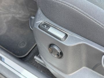 Volkswagen Tiguan - 11