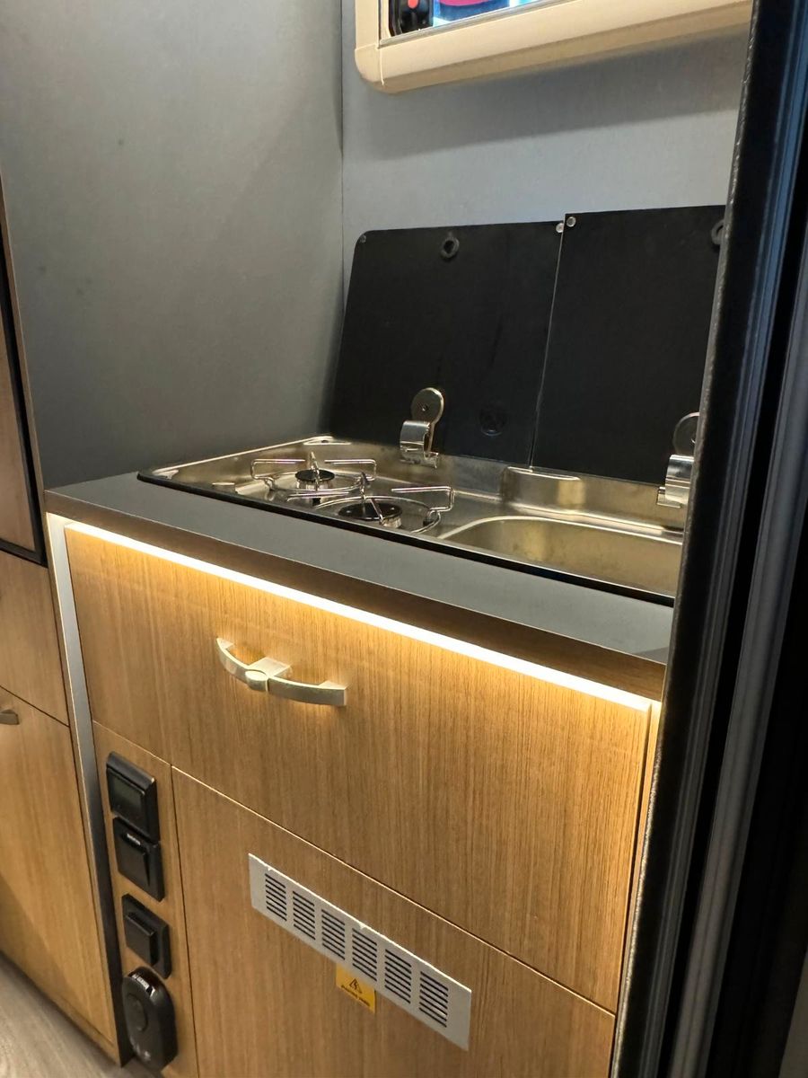 Fahrzeugabbildung Dodge RAM 2500 6.4-V8 LUFTFED. KABINE GLADIATOR XLE