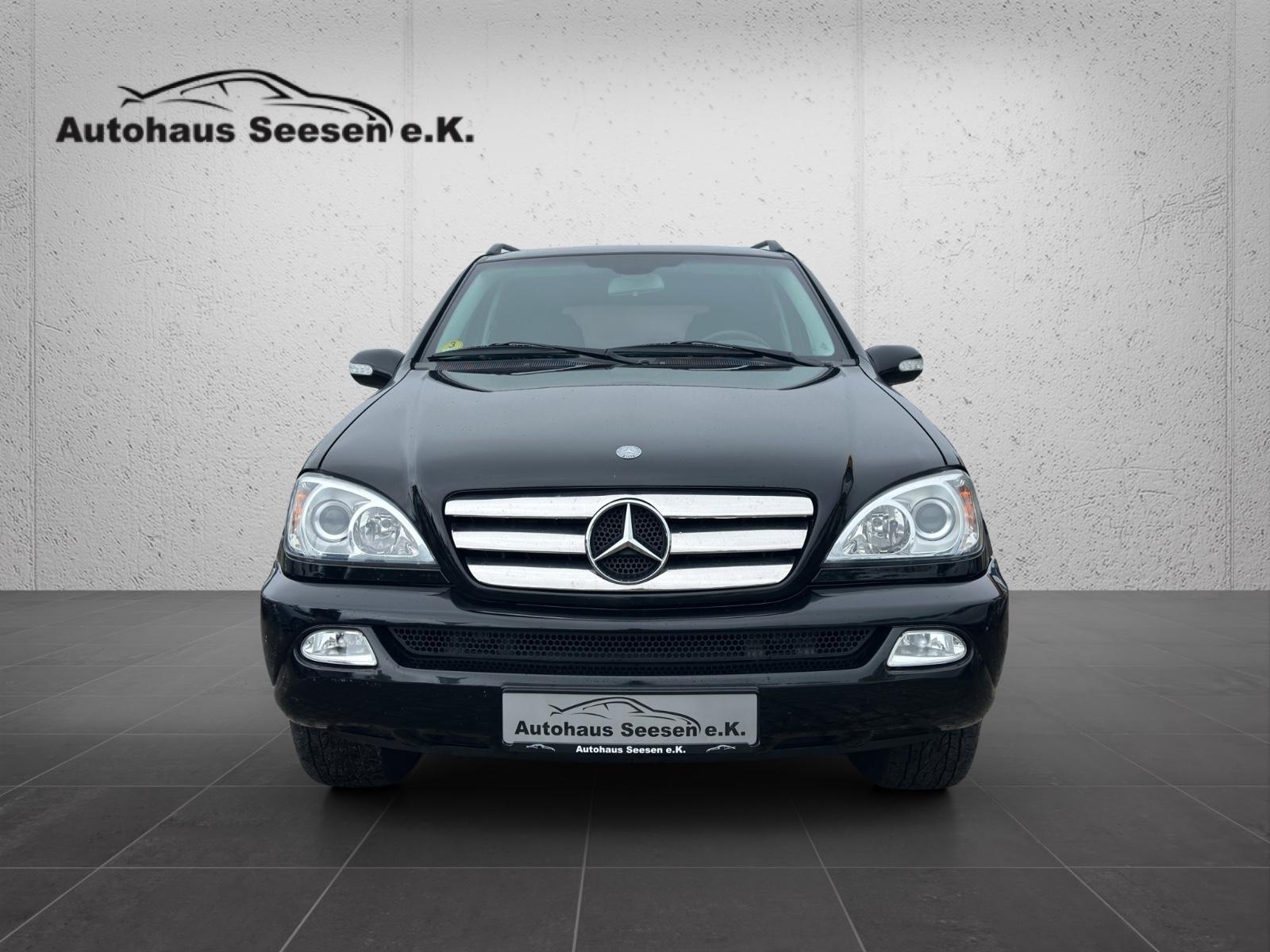 Mercedes-Benz ML270 2004 — rear view