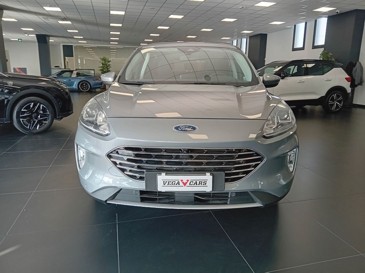 Ford Kuga 2.5 Plug In Hybrid 225 CV CVT 2WD Tita imagem 2