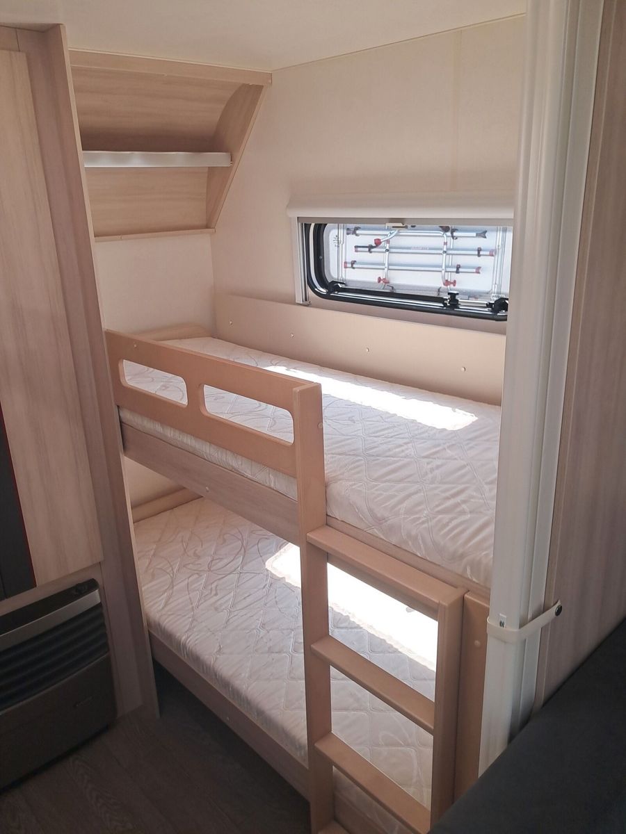 Fahrzeugabbildung Hobby De Luxe 545 KMF