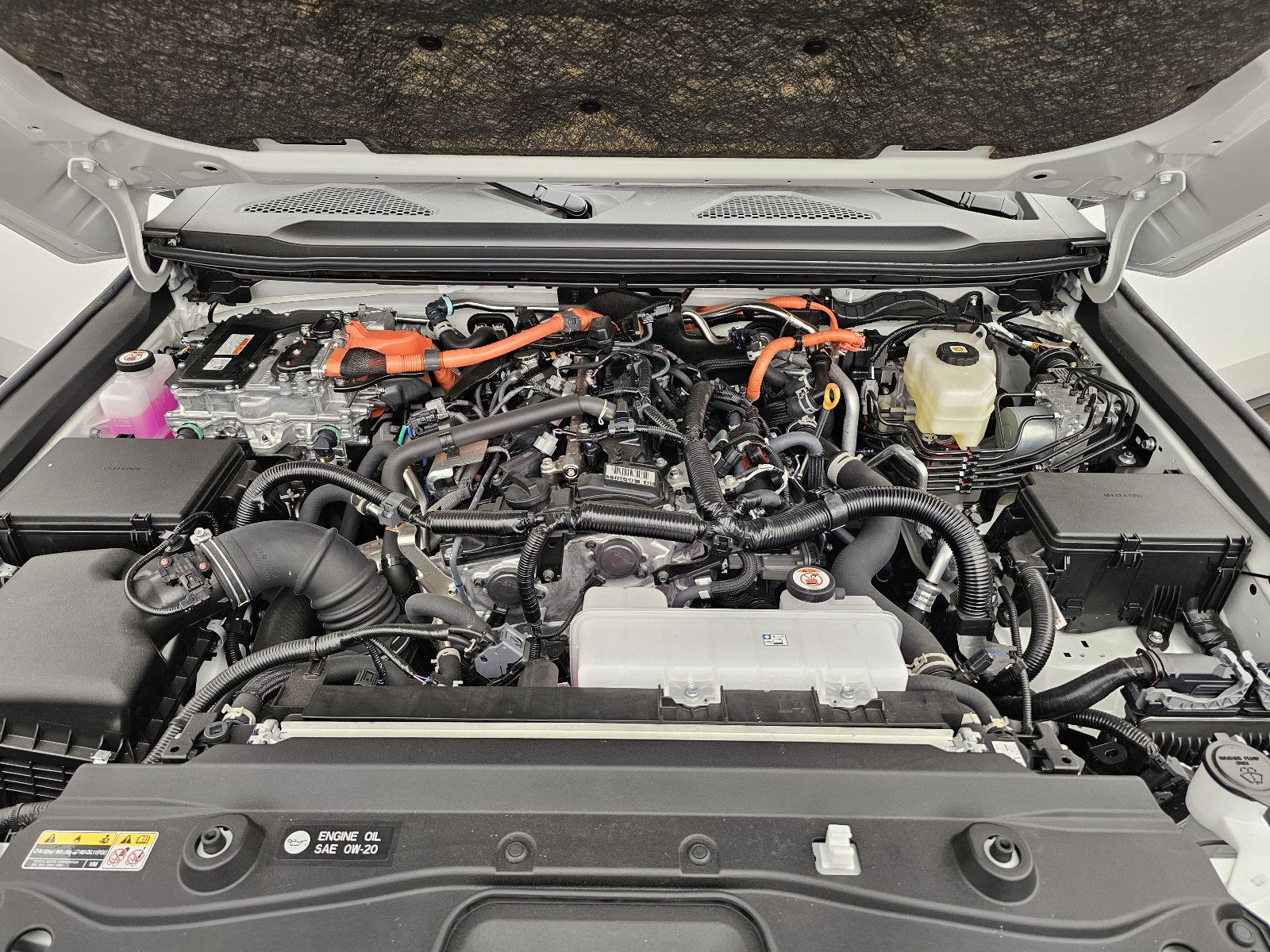 Fahrzeugabbildung Toyota Land Cruiser Premium Hybrid T1 72.000EUR! Stock!