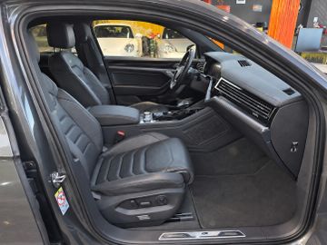 Volkswagen Touareg - 11