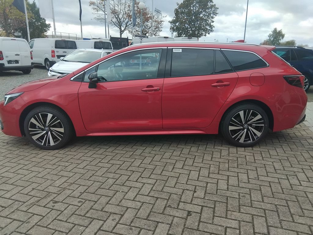 Toyota Corolla Touring Sports 2.0 Hybrid Teamplayer LED imagem 3
