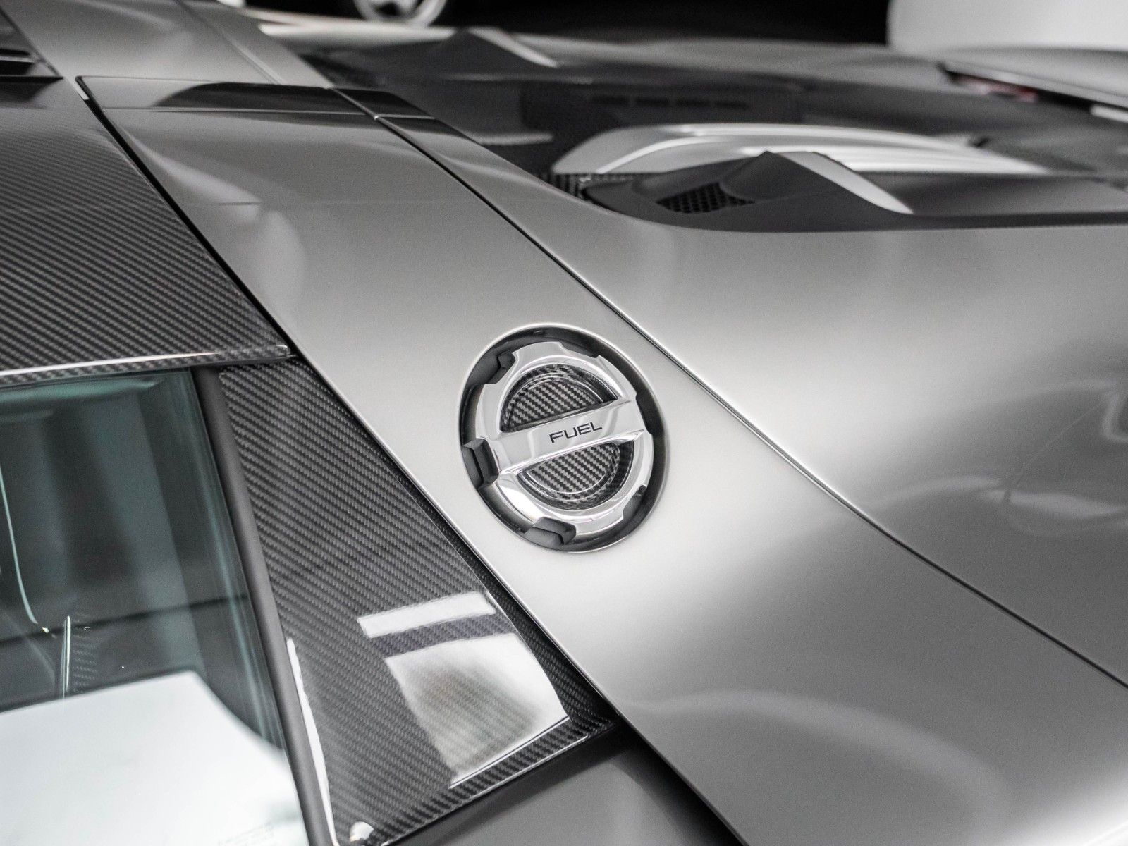 Porsche 918 Spyder LIQUID  METAL SILBER 1. Hand 7
