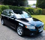 Volvo V50 D2 Scheckheft - gebrauchte Volvo V50 aus dem Jahr 2011