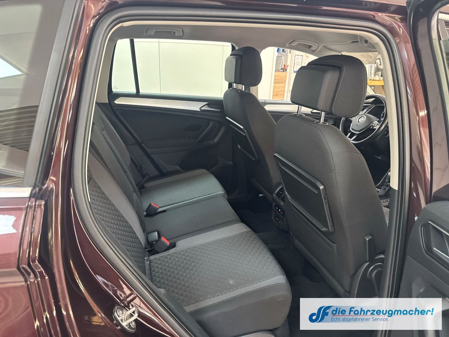 Fahrzeugabbildung Volkswagen Tiguan Comfortline BMT Start-Stopp 4Motion Navi