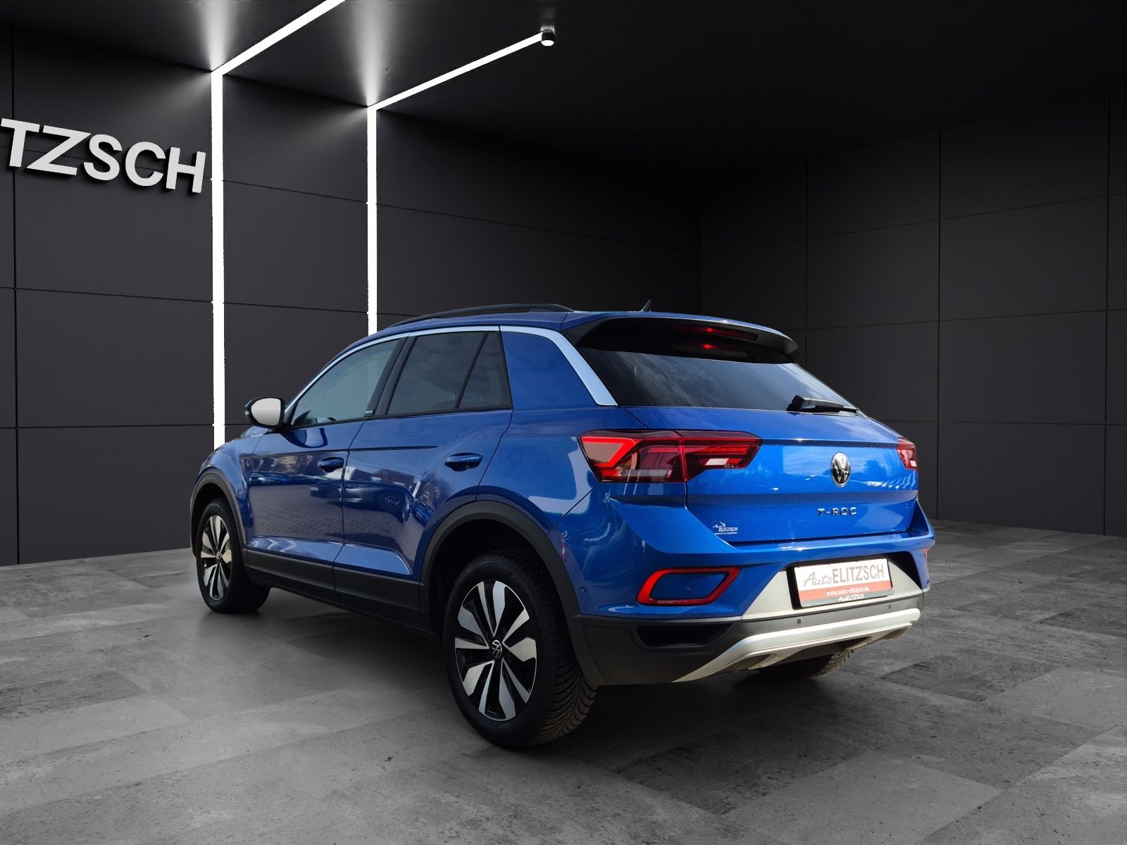 Fahrzeugabbildung Volkswagen T-Roc TSI Move AHK Navi LED AID ACC Park-Assist