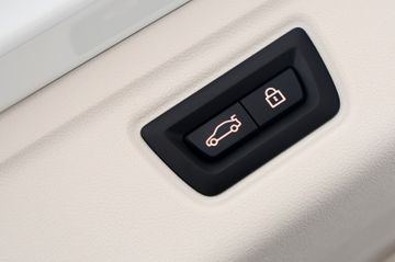 BMW 320d xDrive Touring Sport Line M-Lenkrad HUD CAM