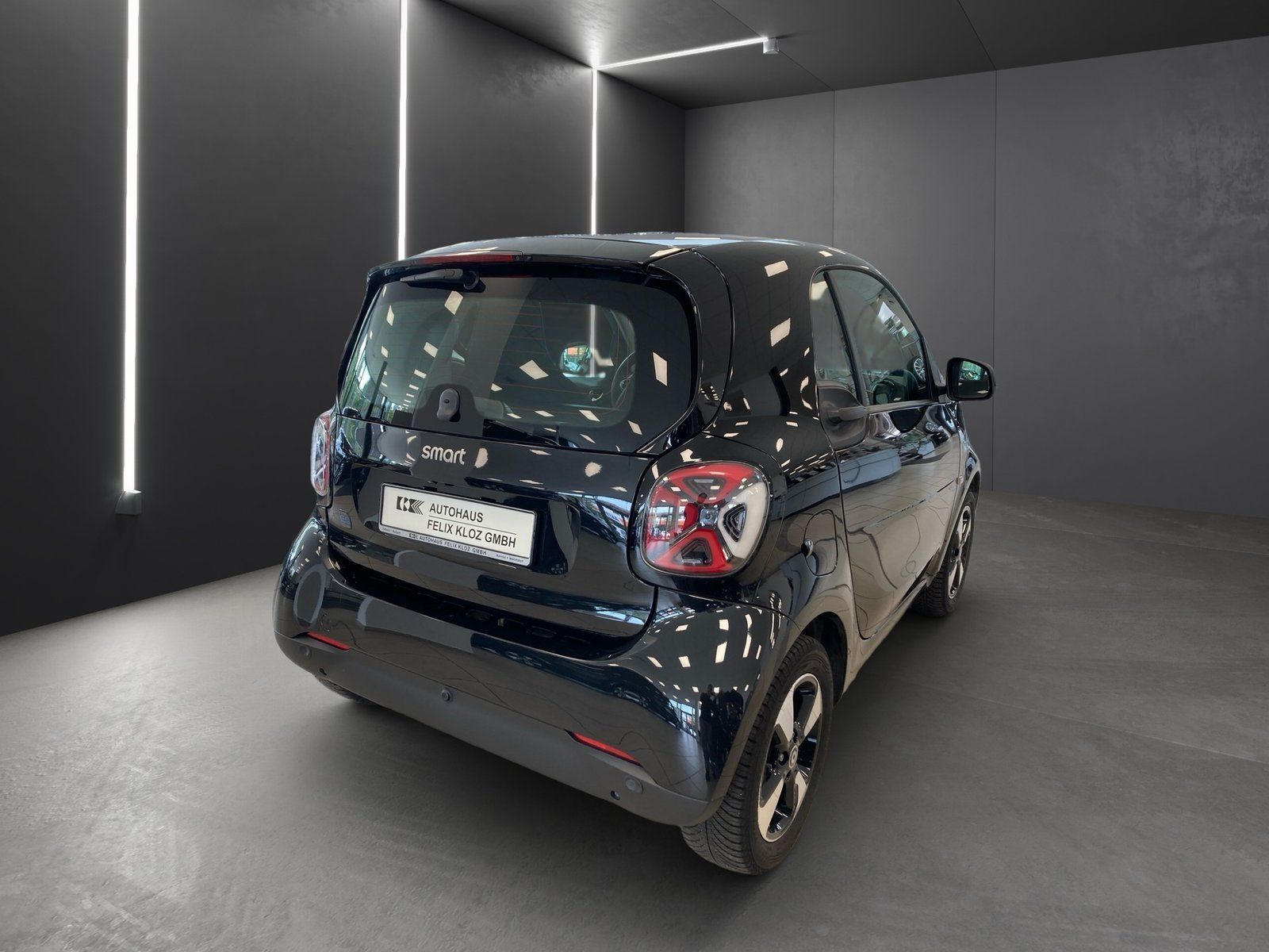Fahrzeugabbildung Smart smart EQ fortwo Exclusive*Pano*LED*Kamera*22kW*