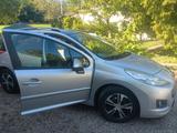Peugeot 207 SW  Kombi Panoramadach - Peugeot 207 aus 2010: SW