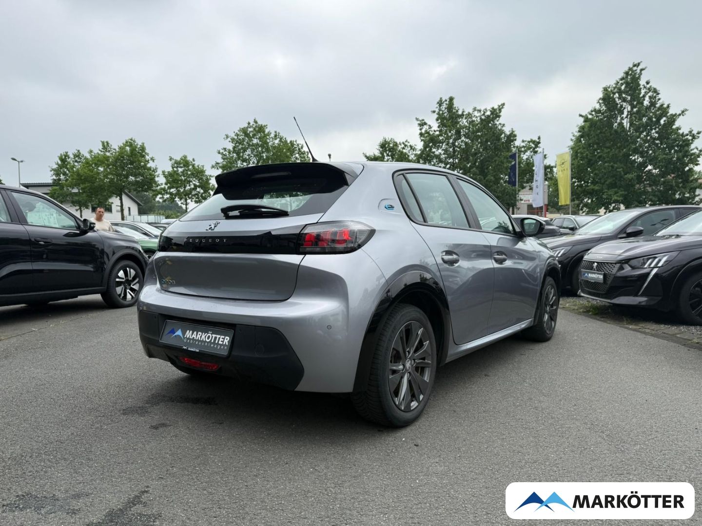 Peugeot 208 e- Allure Pack ACC/CAM/LED/SHZ/CARPLAY/11kW imagem 3
