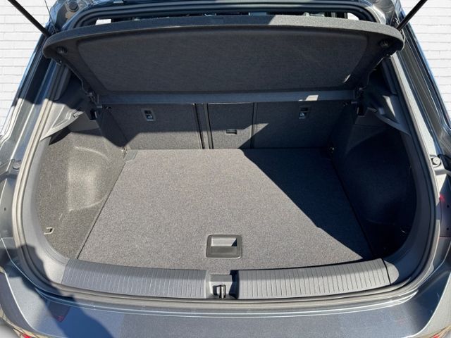 Fahrzeugabbildung Volkswagen T-Roc MOVE 1.5 TSI DSG - Matrix*RFK*18"!!!