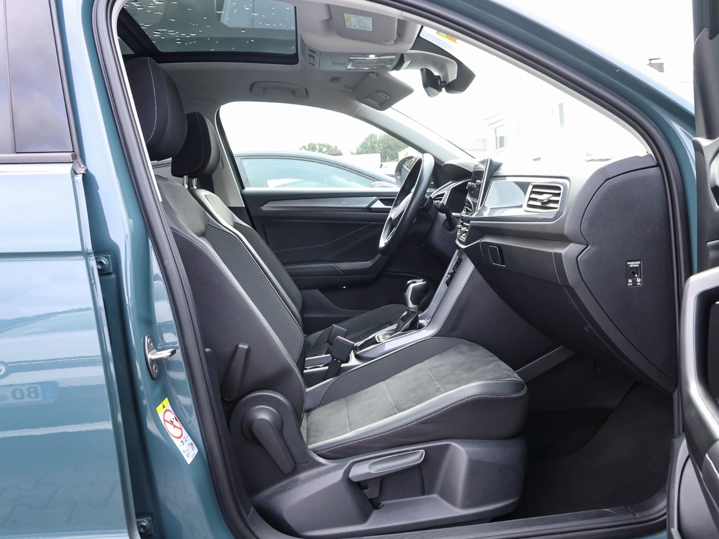 Volkswagen T-Roc STYLE TSI DSG EL. HECK DIGIPRO PANO NAVI T foto 3